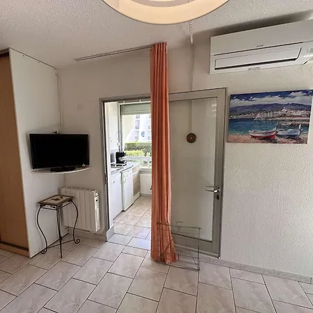 Lejlighed 2p/4 Pers Avec Piscine, Tennis, Parking, A 50m De La - Fr-1-731-78 Le Grau-du-Roi