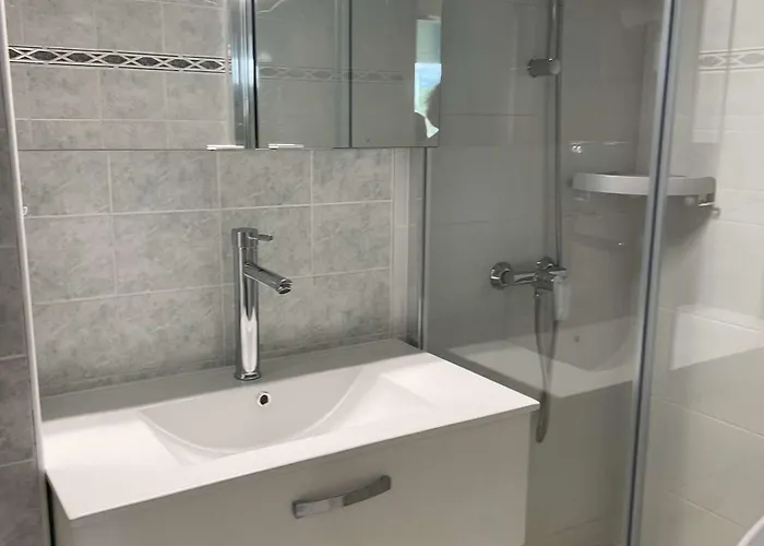 2p/4 Pers Avec Piscine, Tennis, Parking, A 50m De La - Fr-1-731-78 *